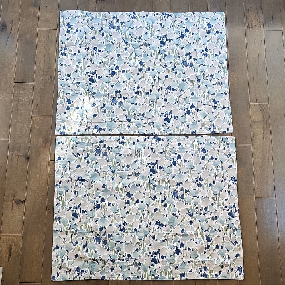 Poppy & Fritz Set Of Two Floral Blue Cotton Standard Pillow Shams, NWT